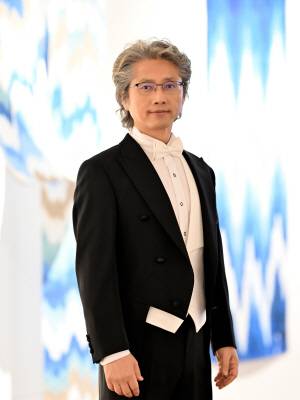 임창은 상임지휘자