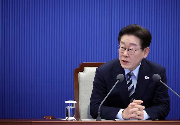 이재명 대통령이 12일 청와대 여민관에서 열린 수석보좌관회의에서 발언하고 있다. (사진=뉴스1).