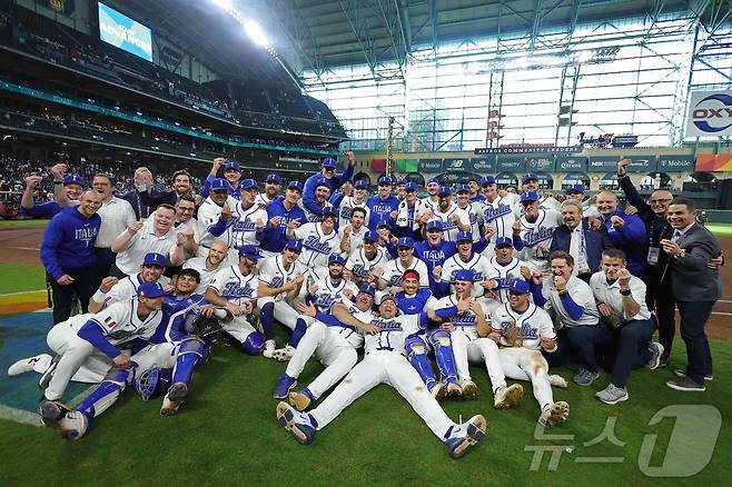 이탈리아가 15일(한국시간) 열린 2026 WBC 8강전에서 푸에르토리코를 8-6으로 꺾고 4강에 진출했다. ⓒ AFP=뉴스1