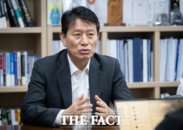 <더팩트>는 11일 국회의원회관에서 조인철 더불어민주당 의원을 만나 지역 균형발전과 전남·광주 통합특별시 구상에 대해 이야기를 나눴다. /국회=박헌우 기자