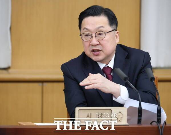 이장우 대전시장이 16일 주간업무회의를 주재하고 있다. /대전시