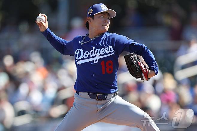 야마모토 요시노부(LA 다저스). ⓒ AFP=뉴스1