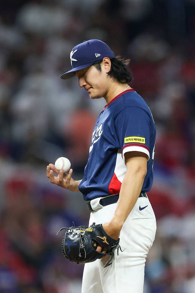 MIAMI, FLORIDA - MARCH 13: Been Gwak #47 of Team Korea reacts after walking in two runs in the third inning of the quarterfinal game of the 2026 World Baseball Classic at loanDepot park on March 13, 2026 in Miami, Florida. Al Bello/Getty Images/AFP (Photo by AL BELLO / GETTY IMAGES NORTH AMERICA / Getty Images via AFP)
<저작권자(c) 연합뉴스, 무단 전재-재배포, AI 학습 및 활용 금지>