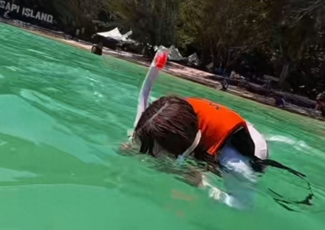 말레이시아에서 스노클링 중 물에 빠진 한국인 여성을 중국인 관광객들이 구조했다. 중화왕