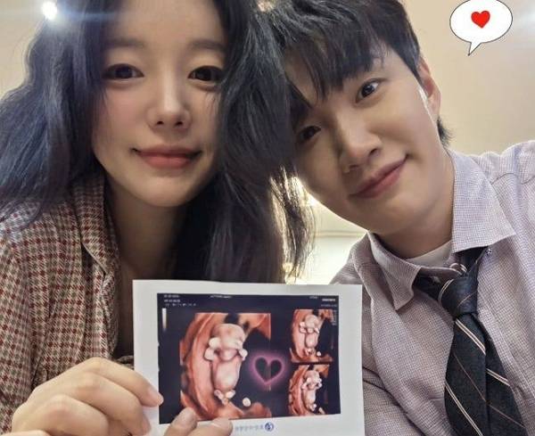 배우 문지인, 개그맨 김기리 부부가 유산의 아픔을 극복하고 부모가 된다. 사진은 배우 문지인과 개그맨 김기리 모습. /사진=인스타그램 캡처