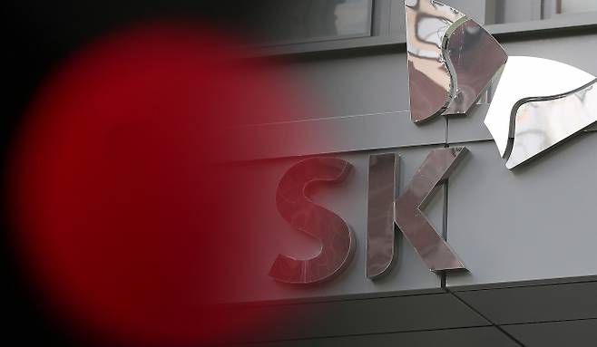 SK에코플랜트의 연내 기업공개(IPO)가 불가능한 상황에 놓였다. 재무 관리에 무게를 두고 투자 자금 상환을 추진 중이다. 사진은 서울 종로구 SK 본사. /사진=뉴시스