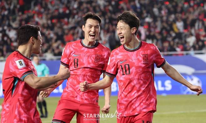 대한민국 축구 국가대표팀 이재성(오른쪽). /사진=김진경 대기자
