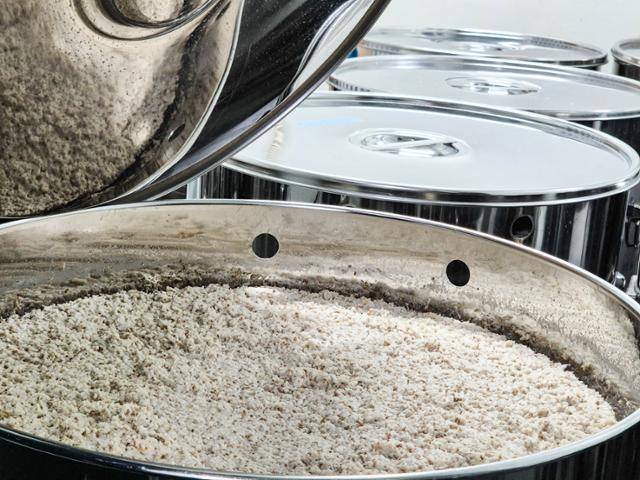 행주산성주가에서 빚은 원주가 발효과정을 거치고 있다.