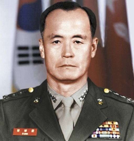 1984∼1986년 해군 제2참모차장(현 해병대사령관)을 지낸 성병문(1930∼2026) 예비역 해병 중장. 그는 재임 시절 5공 군부의 핵심 인사들을 상대로 해병대사령부 재창설 필요성을 끈질기게 설득해 결국 관철시켰다. 연합뉴스