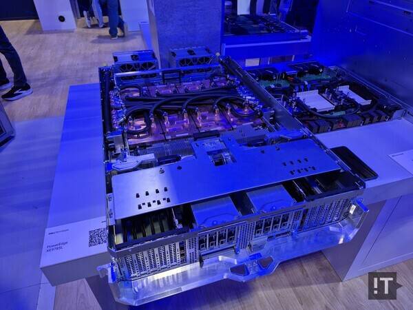 블랙웰 GPU 기반 수랭식 NVL8 디자인인 델 파워엣지 XE9785L / 권용만 기자