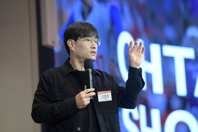 구범준 세상을바꾸는시간15분 대표가 11일 한국경영혁신중소기업협회(메인비즈협회) 주최 조찬 강연에서 강연하고 있다. 메인비즈협회 제공