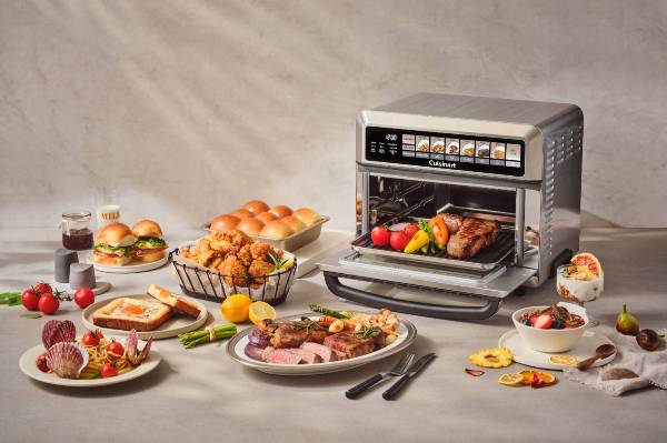 쿠진아트가 홈쿡 요리를 업그레이드시켜줄 인기 주방 가전 제품들을 특별한 혜택으로 쇼핑 라이브를 진행한다. /사진=쿠진아트