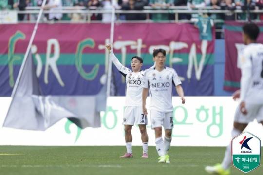 골세리머니를 펼치는 전북 이동준 / 사진=한국프로축구연맹 제공. 연합뉴스
