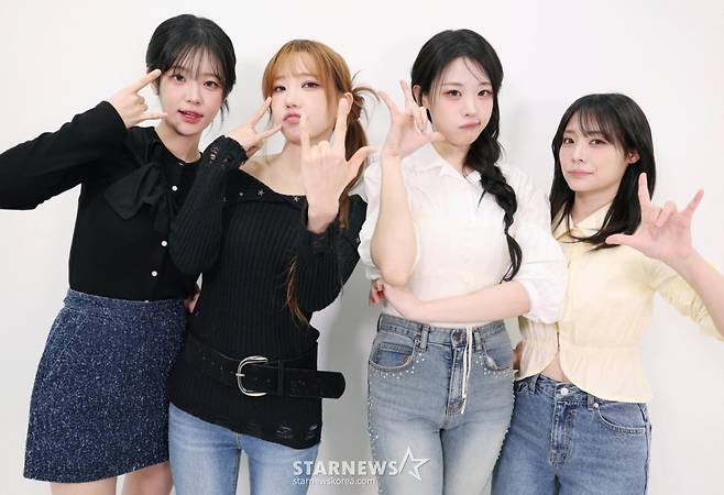 밴드 QWER 쵸단, 마젠타, 히나, 시연 /사진=이동훈 기자