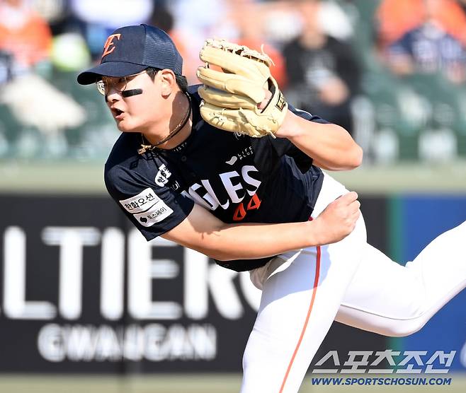21일 부산 사직야구장에서 열린 한화와 롯데의 시범경기. 8회말 한화 김서현이 역투하고 있다. 부산=허상욱 기자wook@sportschosun.com/2026.03.21/