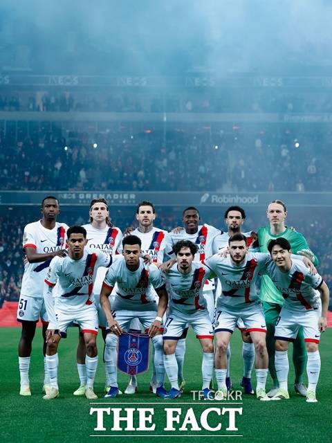 22니스와 원정 경기에 스타팅으로 나선 이강인(앞줄 맨 오른쪽)./PSG