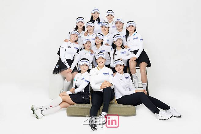 메디힐 골프단 선수들이 2026시즌 개막에 앞서 한자리에 모여 선전을 다짐하고 있다. (사진=메디힐 골프단)