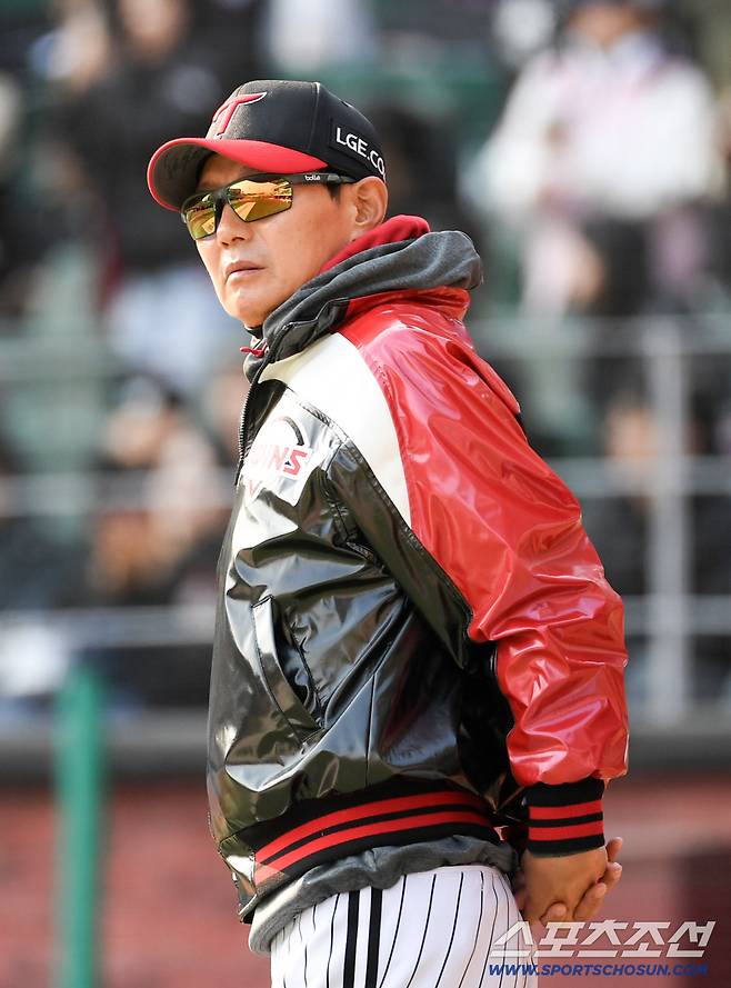 20일 인천SSG랜더스필드에서 열린 SSG 랜더스와 LG 트윈스의 시범경기. 승리한 LG 염경엽 감독이 기뻐하고 있다. 인천=박재만 기자 pjm@sportschosun.com/2026.03.20/