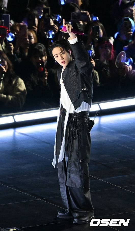 진, 조각 미남의 완벽 퍼포먼스 (사진=민경훈 기자)