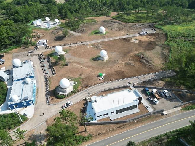 4월 2일 문을 여는 아시아 최대 규모 민간 지상국 단지인 컨텍(CONTEC)의 ‘아시안 스페이스 파크(ASP)’ 공사 모습. 제주도 제공