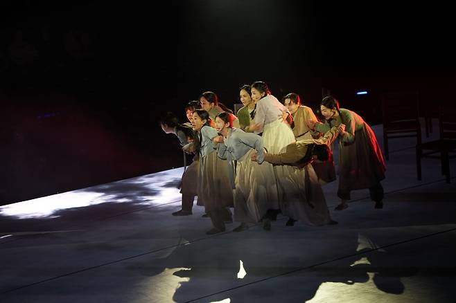 뮤지컬 '여명의 눈동자' 공연 사진