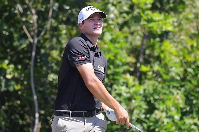 Mar 21, 2026; Palm Harbor, Florida, USA; Adrien Dumont de Chassart plays his shot from the seventh tee during the third round of the Valspar Championship golf tournament. Mandatory Credit: Reinhold Matay-Imagn Images
<저작권자(c) 연합뉴스, 무단 전재-재배포, AI 학습 및 활용 금지>