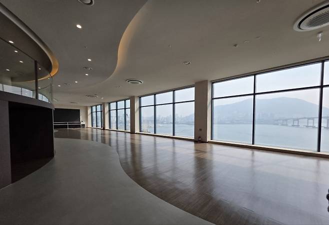 부산 서구 충무대로 134에서 25일 새롭게 문을 여는 서부산권 최대 해수사우나·찜질방 '스파 해수랑' 5층에 만들어진 찜질방 모습.