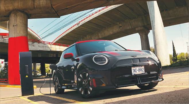 디 올 일렉트릭 MINI JCW. MINI코리아 제공