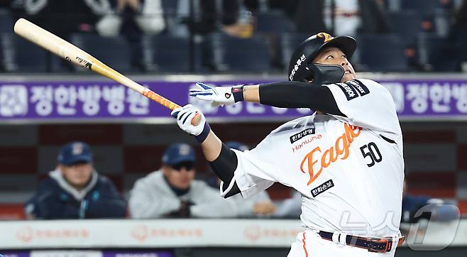 23일 대전 한화생명볼파크에서 열린 2026 신한 SOL KBO리그 NC 다이노스와 한화 이글스의 시범경기에서 한화 강백호가 타격하고 있다. 2026.3.23 ⓒ 뉴스1 김기남 기자