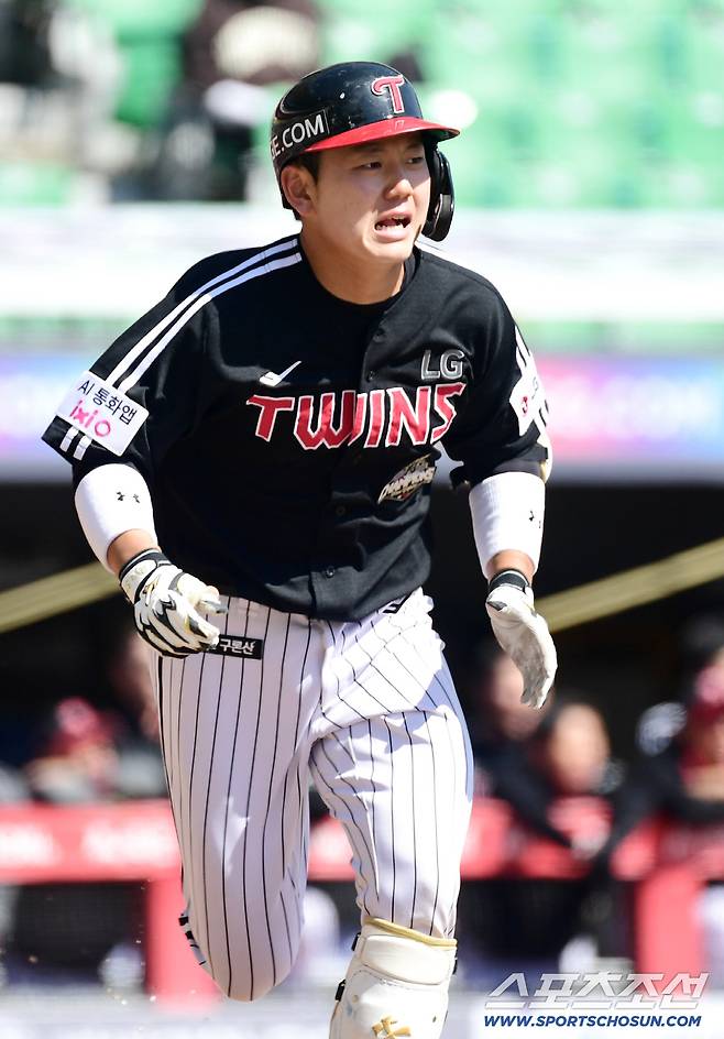 19일 인천 SSG랜더스필드에서 열린 KBO리그 SSG와 LG의 경기. 타격하는 LG 이주헌. 인천=송정헌 기자songs@sportschosun.com/2026.03.19/