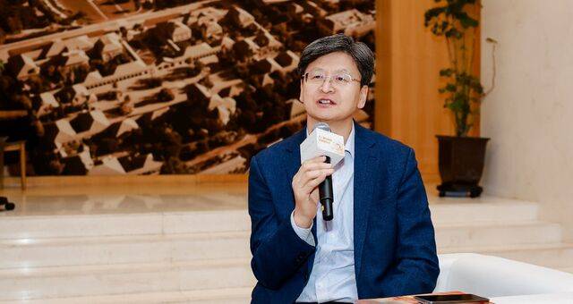 중국 칭화대에서 교육기술학을 연구하고 있는 한시빈 교수. 정보통신기술(ICT)을 활용한 교육 혁신 전문가로 중국 교육부의 정책 및 프로젝트에 참여해온 한 교수는 국민일보와의 이메일 인터뷰에서 “학생들이 AI를 지휘하는 법을 배워야 한다”고 강조했다. 한 교수 제공