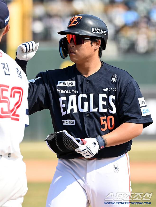21일 부산 사직야구장에서 열린 한화와 롯데의 시범경기. 6회초 한화 강백호가 안타를 치고 기뻐하고 있다. 부산=허상욱 기자wook@sportschosun.com/2026.03.21/