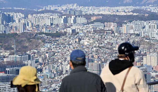 서울 남산타워에서 바라본 도심의 모습. 임세준 기자