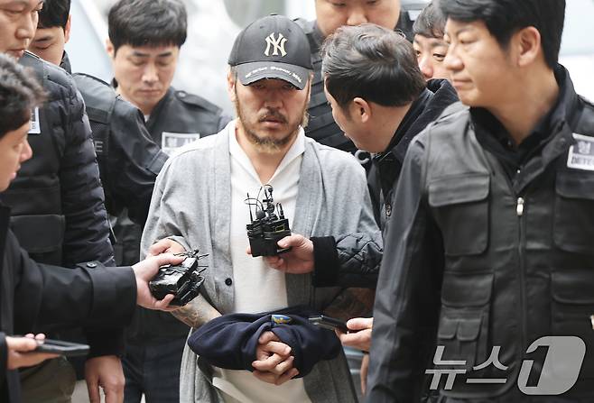 '마약왕' 박왕열(48)이 27일 경기 의정부시 의정부지방법원에서 열린 구속 전 피의자심문(영장실질심사)에 출석하고 있다. 2026.3.27 ⓒ 뉴스1 오대일 기자