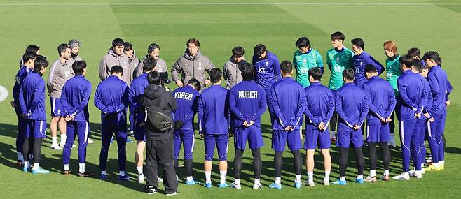 코트디부아르전을 앞둔 한국 축구 국가대표팀의 홍명보 감독. 사진 | 밀턴 케인즈=연합뉴스