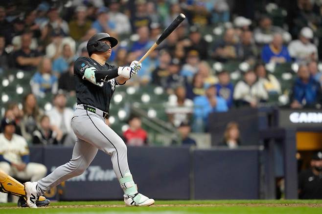 무라카미는 밀워키와 개막전에서 홈런을 터트리고 2볼넷을 기록했다. AFP연합뉴스