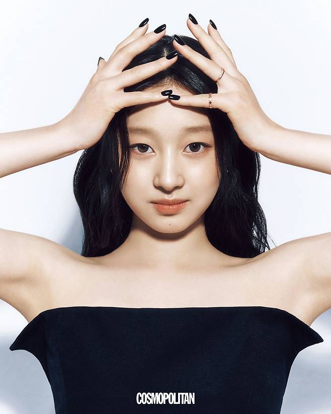 튜브톱 드레스 Lee y. Lee y. 반지 모두 J.ESTINA.