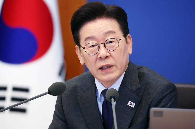 이재명 대통령이 지난 24일 오전 청와대에서 열린 11회 국무회의에 참석해 발언하고 있다. 청와대사진기자단