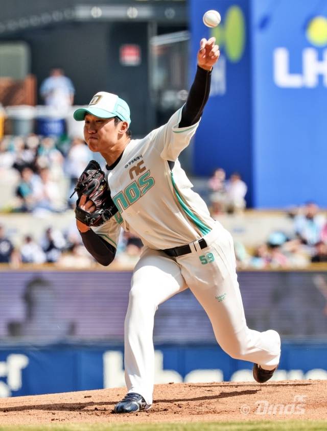 28일 오후 창원NC파크에서 열린 두산 베어스와의 2026 KBO리그 정규시즌 개막전서 선발을 맡은 구창모가 공을 던지고 있다./NC 다이노스/