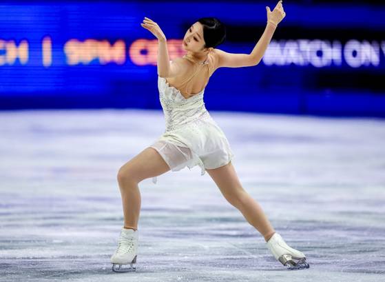 2026 국제빙상경기연맹(ISU) 피겨스케이팅 세계선수권대회에서 8위를 차지한 신지아.〈사진 AP=연합뉴스〉