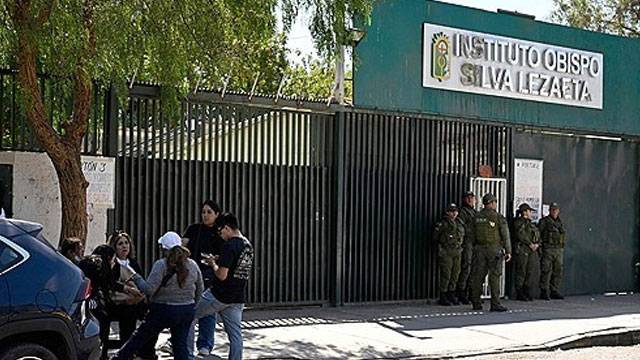 칠레의 한 사립학교에서 발생한 흉기난동. AFP 연합뉴스