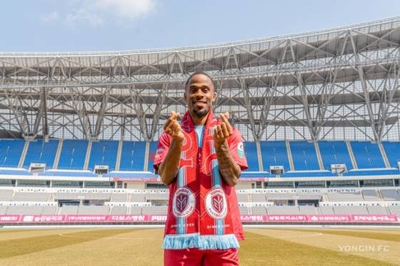 포르투갈 출신 공격수 로페즈. /사진=용인FC 제공