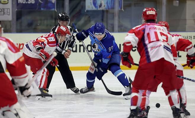 HL안양이 아이스하키 파이널에서 1·2차전을 연달아 내줬다.(HL 안양 제공)