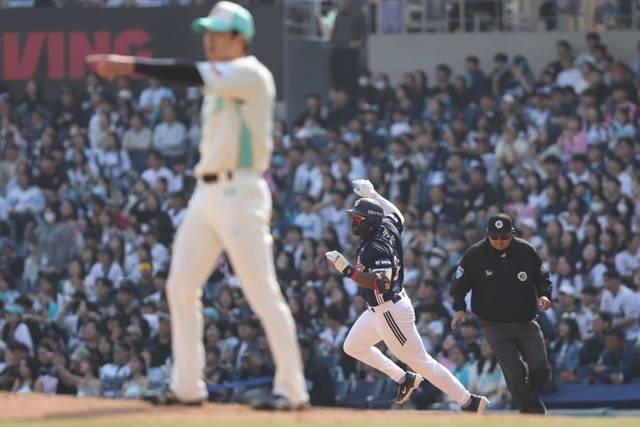 29일 창원 NC전에서 큰 존재감을 뽐낸 카메론. 사진=두산 제공