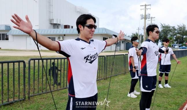 지난 1월 사이판 캠프에서 몸을 만들고 있는 원태인. /사진=강영조 선임기자