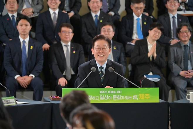 이재명 대통령이 타운홀미팅을 진행하고 있다. / 사진=제주도청 출입기자단