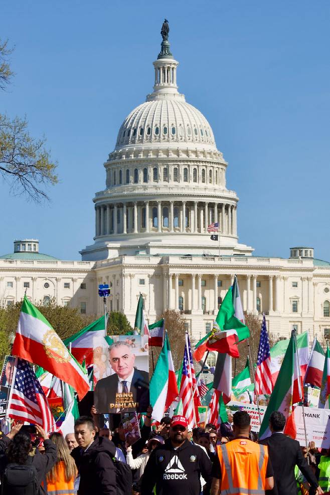 29일(현지시간) 미국 워싱턴에서 이란 자유 투쟁을 지지하는 집회가 열리고 있다. (사진=AFP)