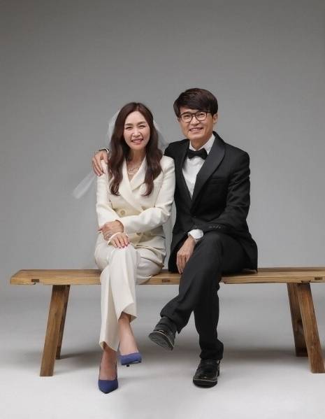 조갑경(왼쪽), 홍서범 부부/ MBC에브리원 '다 컸는데 안 나가요' 제공