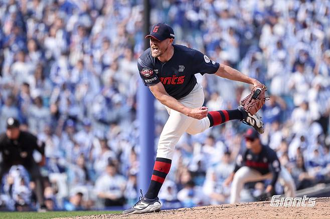 롯데 비슬리가 29일 대구삼성라이온즈파크에서 열린 2026 KBO리그 정규시즌 삼성전에 선발 등판해 역투하고 있다. 사진 | 롯데 자이언츠