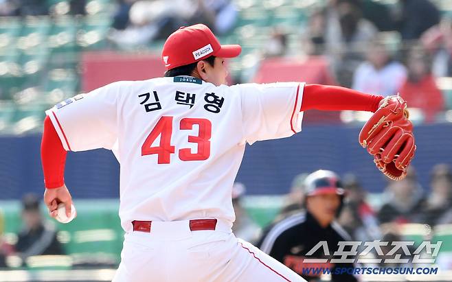 20일 인천SSG랜더스필드에서 열린 SSG 랜더스와 LG 트윈스의 시범경기. SSG 김택형이 역투하고 있다. 인천=박재만 기자 pjm@sportschosun.com/2026.03.20/